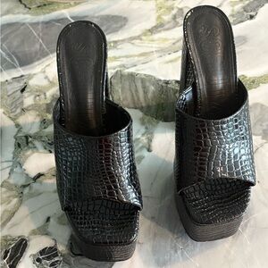 Schutz Stylish Black Croc-Embossed Women's Platform Sandals